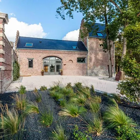 Le Domaine Des Calines Frühstückspension *